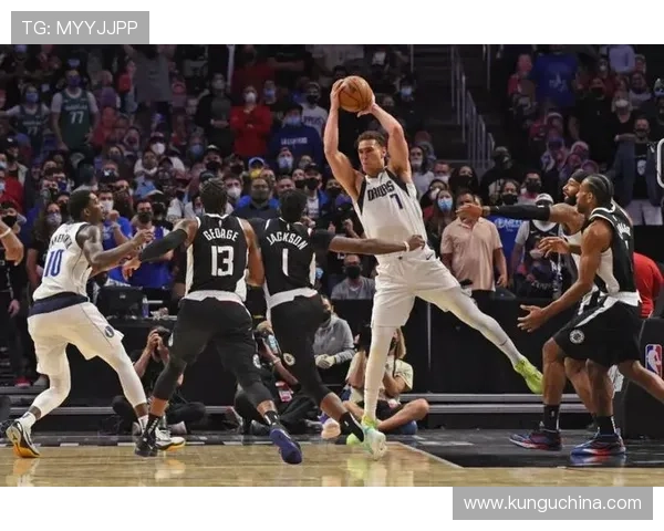 基德强调球队全力以赴防守展现竞争力达成所有要求